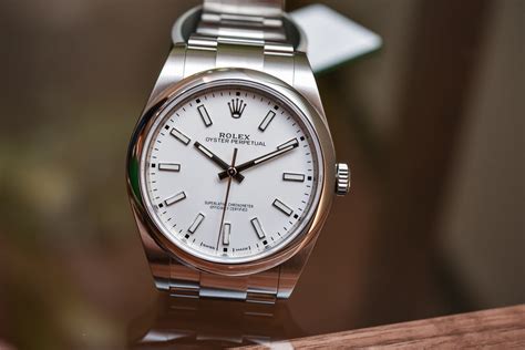 review rolex 114300